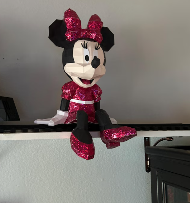 Minnie mouseem Papercraft 