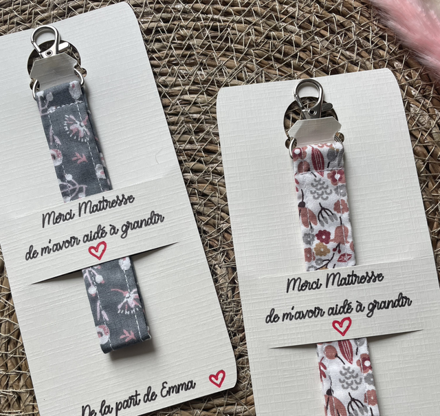 Porte clés maîtresse Atsem nounou personnalisé 