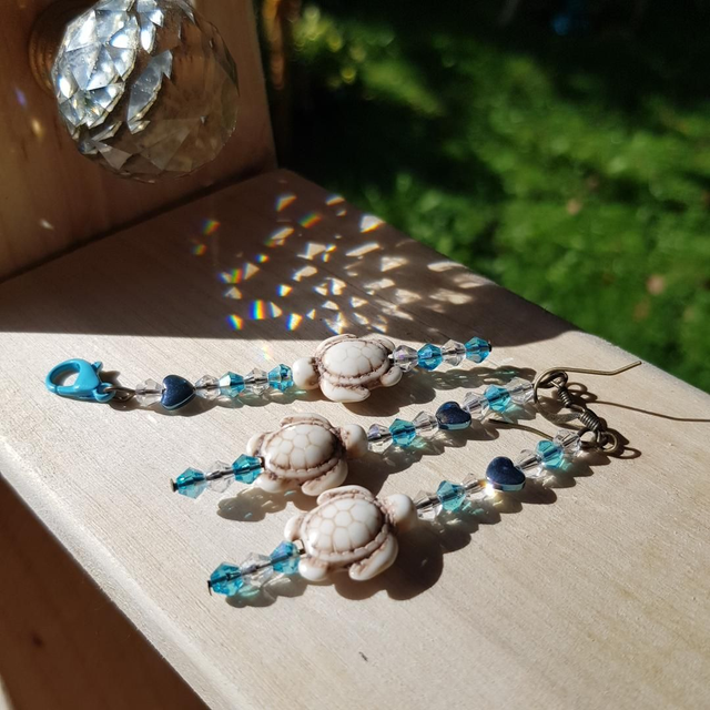 Bijou de sac Tortue – Création Vibratoire