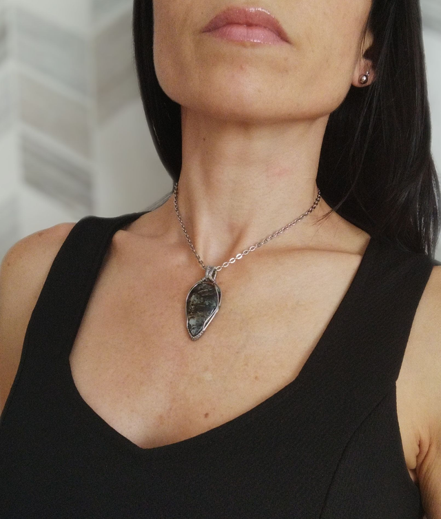 Pendentif Astrophyllite (très rare)