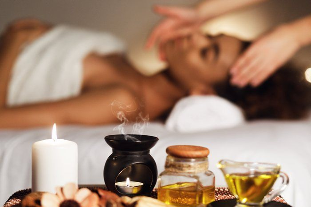 Massaggio Aroma Touch Therapy (60 minuti)