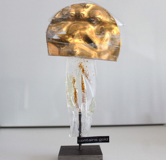 o6 Fantasie-"Pilz"  aus Glas . 9 x 16,5 cm . vergoldet