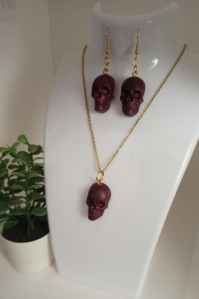 Parure boucle d&#039;oreille et pendentif SKULL prune marbré 
