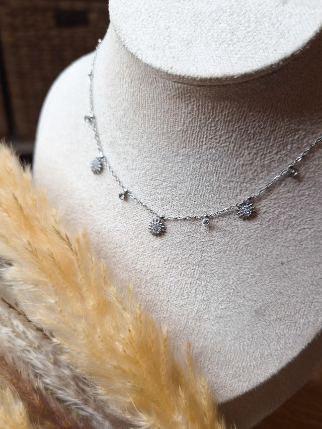 Collier finesse "Multi soleils" - Modèle argenté