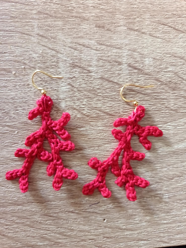 Boucles d'oreilles corail rouges petit model