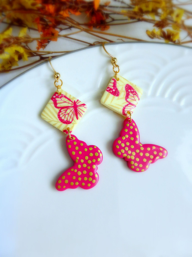 Boucles d'oreilles pendantes - Papillon rose