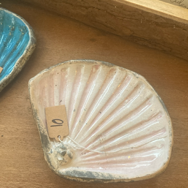 Small Clay Pink Shell Soap Dish