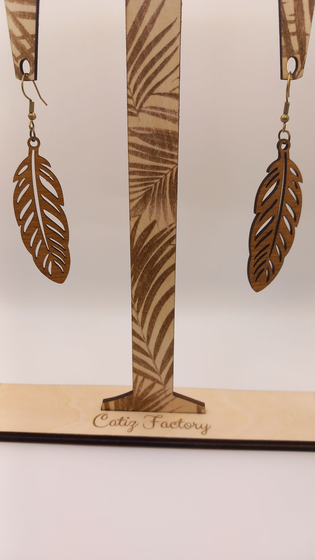 boucles d&#039;oreilles en bois