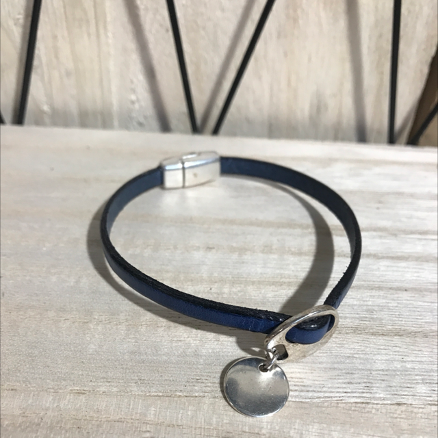 Bracelet Petit Médaillon en Cuir