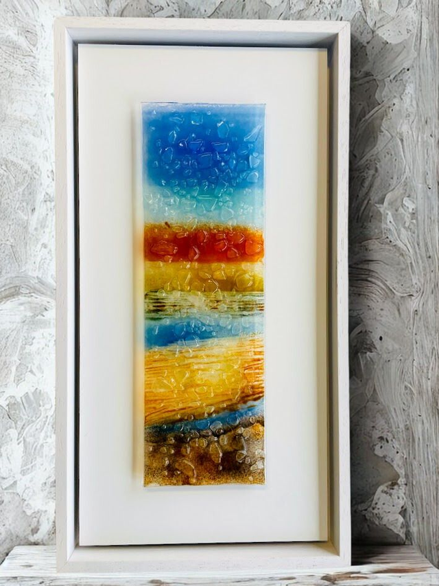 Strandkunst Glaspaneel 12x30 - op wit aluminium 20x40 - in wit houten baklijst 23x34 - Glasschildering met reliëf 