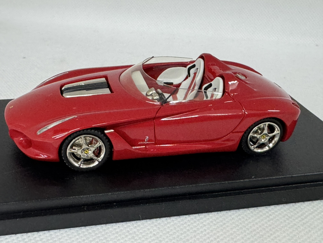 Ferrari Rossa by Pininfarina Saloon Turin 2000 BBR 1:43