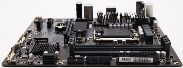 02.2.0068 – Scheda Madre Gigabyte B760M DS3H AX DDR4 – Micro‑ATX business/gaming con WiFi per Intel 12ª/13ª/14ª Gen