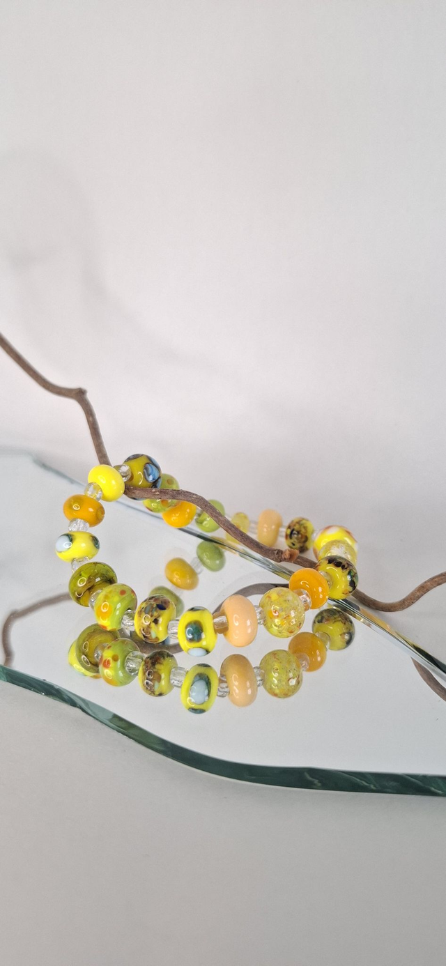 Rannekoru lasihelmillä