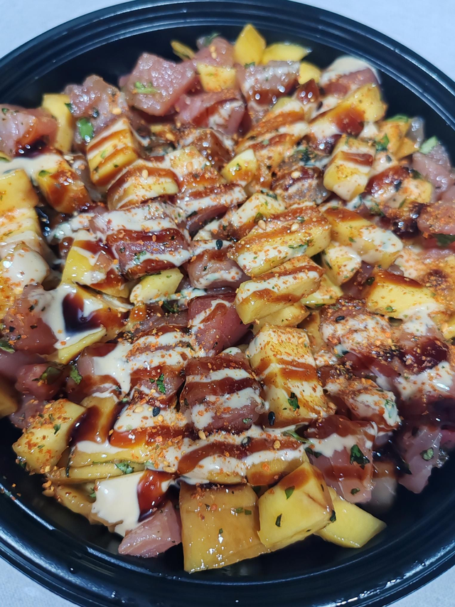 Tartare thon, mangue, menthe ( avec riz)