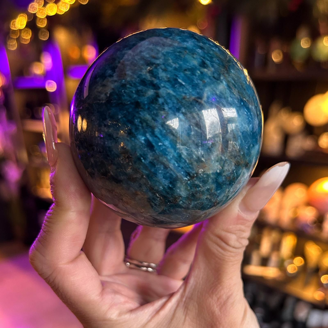 Apatite Sphere R446A3
