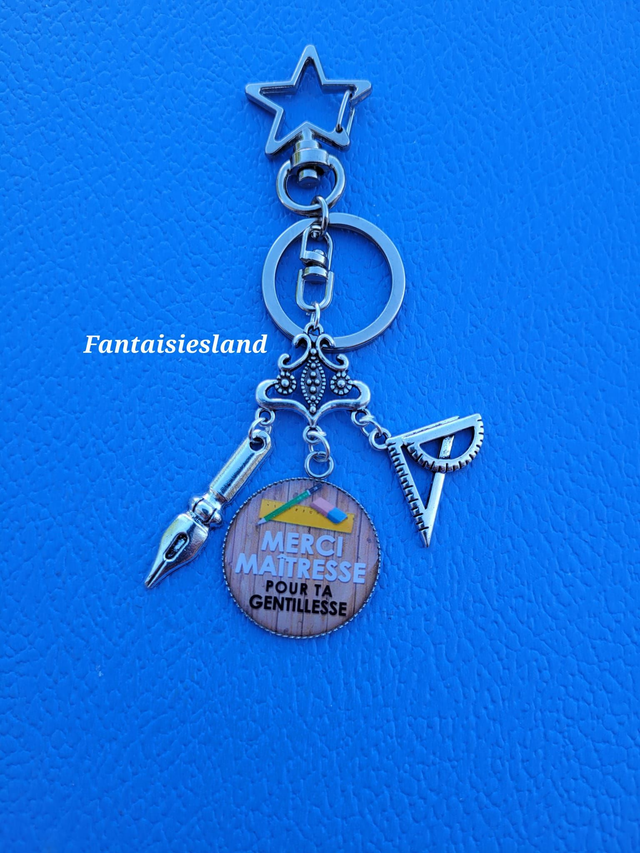 Accroche-clés Merci Maîtresse pour ta gentillesse - modèle pour primaire 