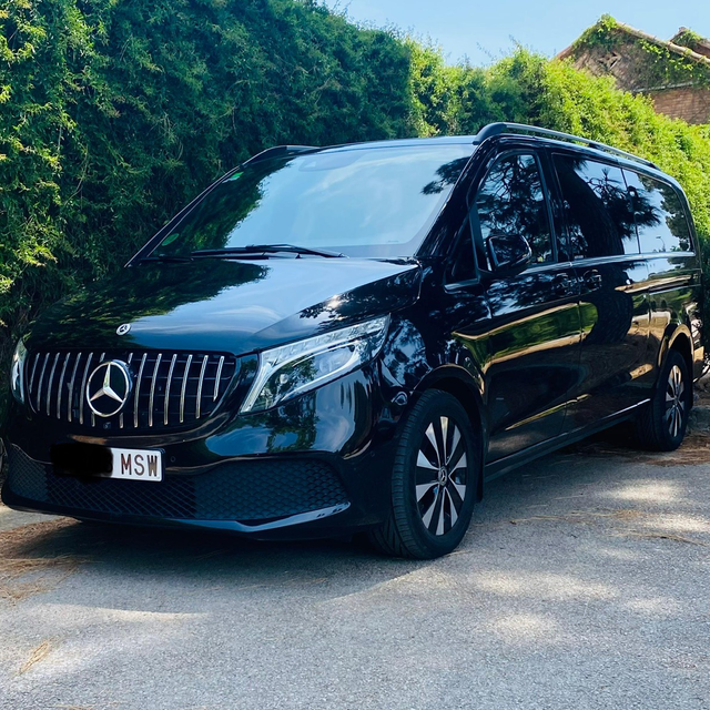 Minivan 7 pax Transfer BCN AirPort to city