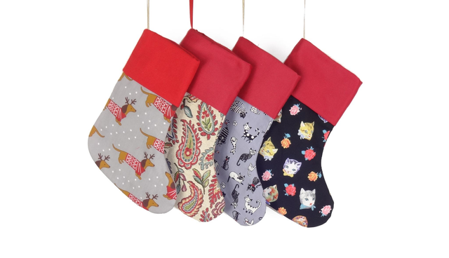 Handmade Mini Christmas Pet Stockings, Xmas Socks Perfect for Small Gifts and Confectionary, Suitable for hanging on Christmas Tree