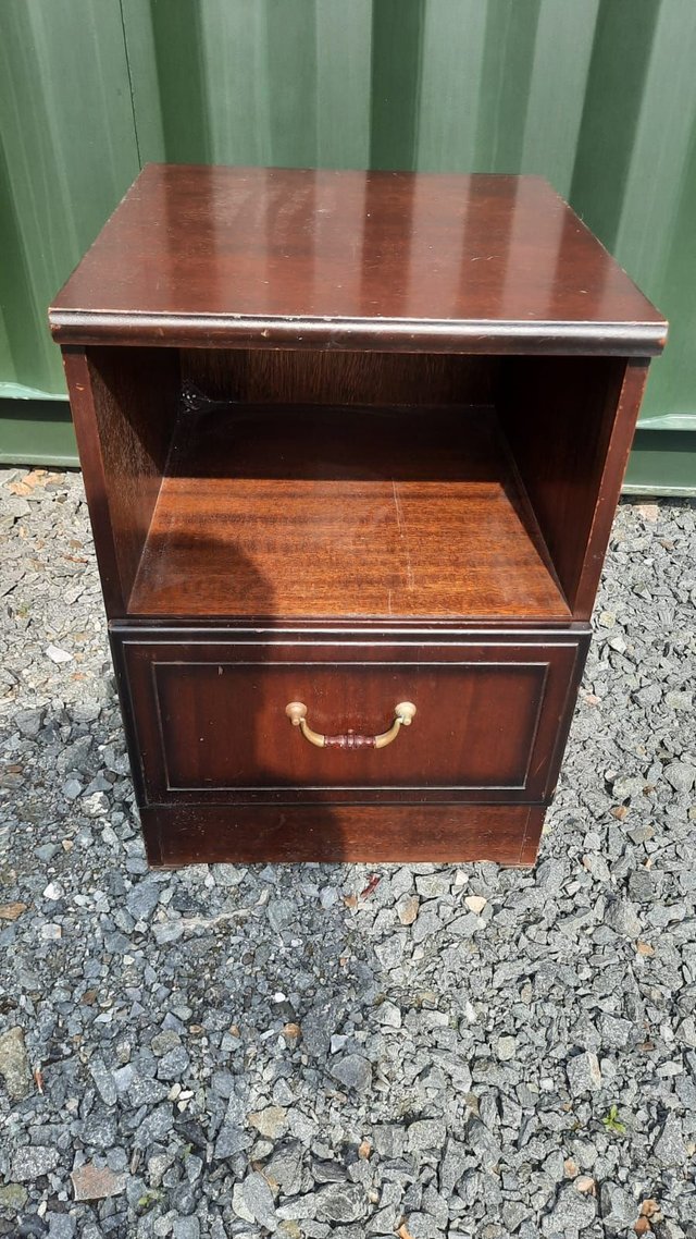 Bedside Table (60*40*43)