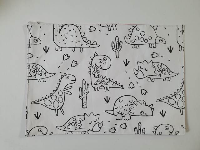 Set de table Dinosaures à colorier à l'infini... ou presque Rose pâle