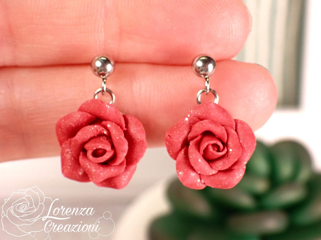 Orecchini pendenti rose rosse glitterate