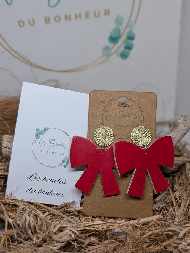 Boucles d'oreilles noeud rouge vernis no001