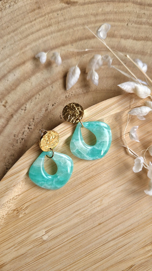 Pétillante – Collection Amazonite – Boucles d’oreilles artisanales en pâte polymère et résine  