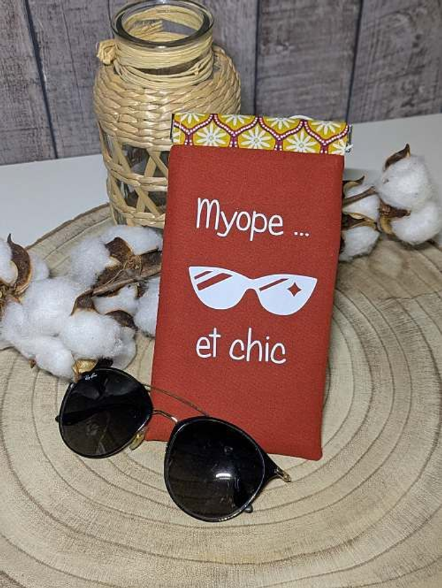 Étui lunettes à clapet
