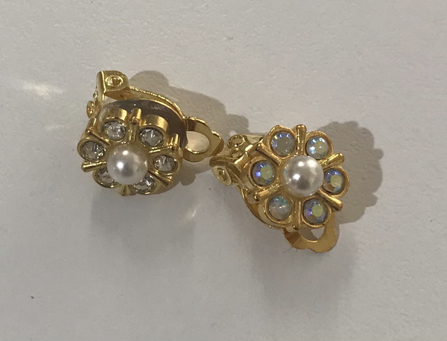 White Clip On Earrings- COE15