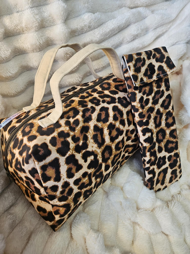 Belle trousse et Range brosse à dents "léopard "