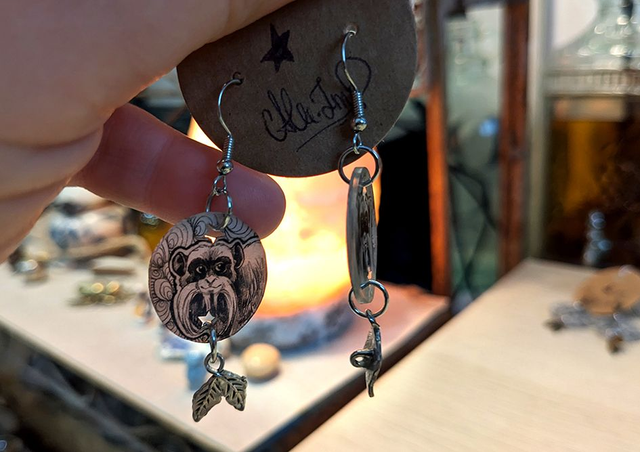 Tamarin Empereur, boucles d'oreilles, avec breloque