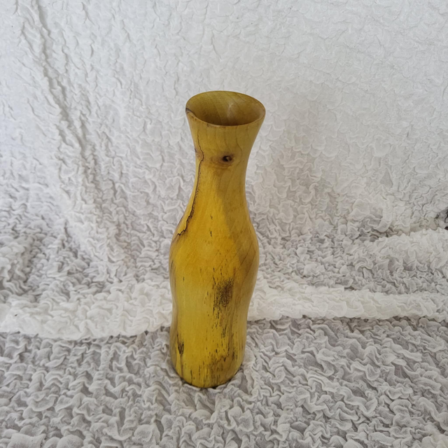 Vase en bois teinté Jaune