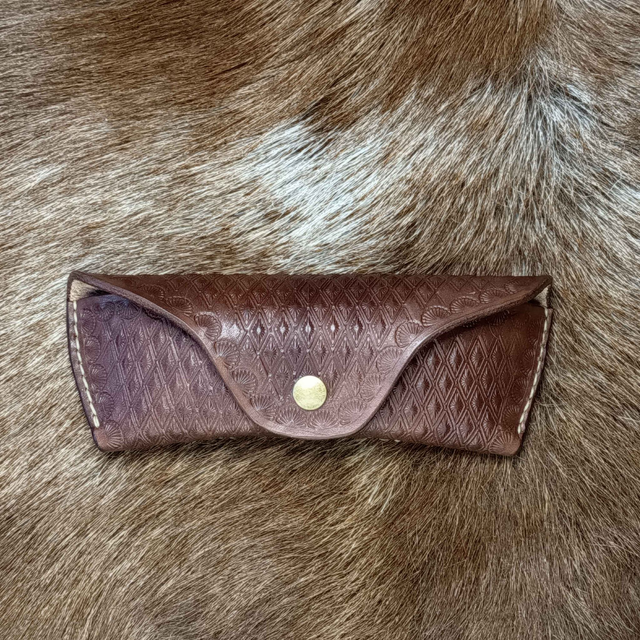 Kožené puzdro na okuliare 003