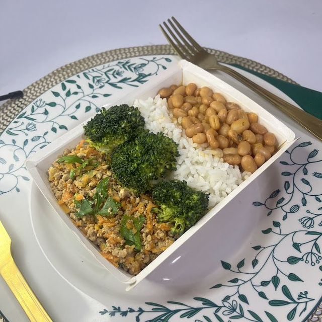 Carne moída c/ cenoura + Arroz + Feijão + Brócolis