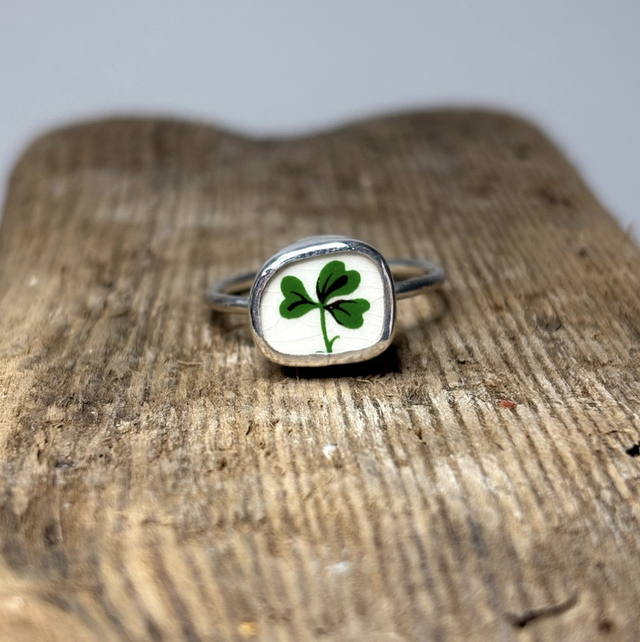 Recycled Pottery “Clover” &amp; Recycled Silver Ring Size P