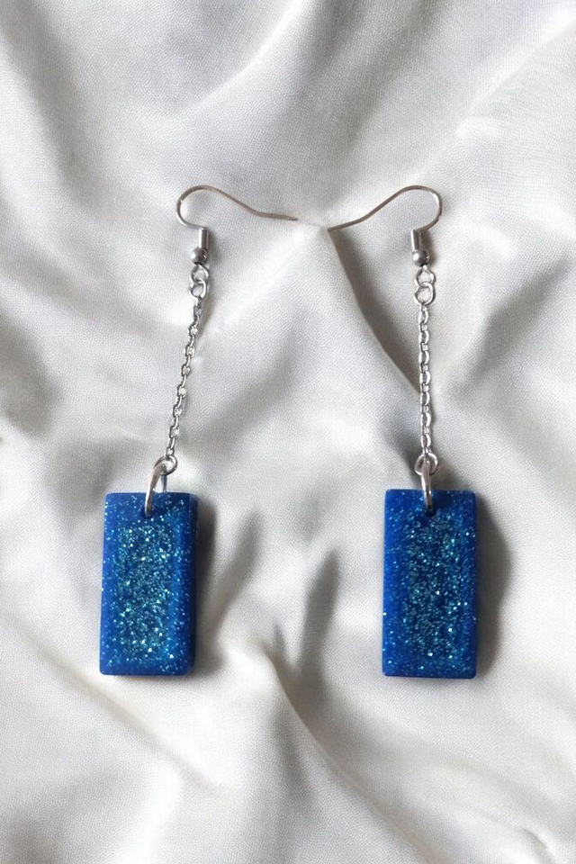 Boucles d'oreilles en résine uv, hypoallergénique fait main 