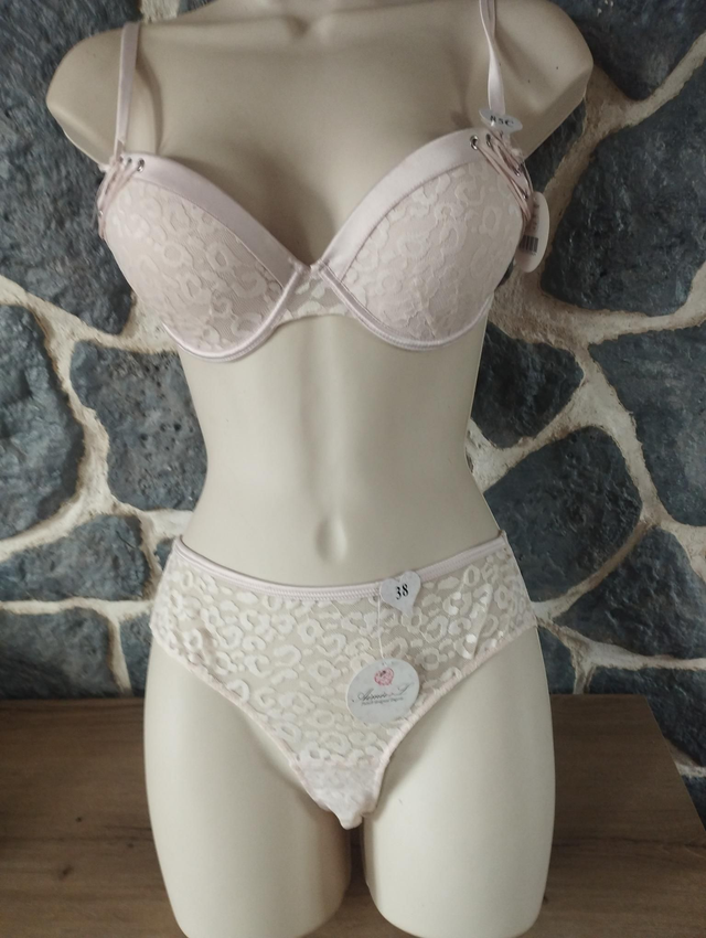 Ensemble  rose poudré avec shorty pour le bas