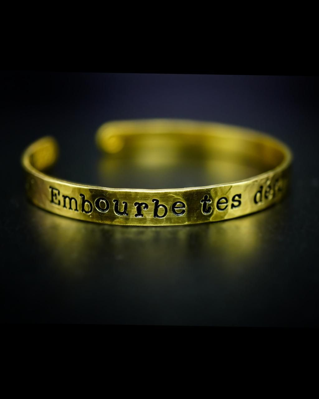 Embourbe tes défunts morts 