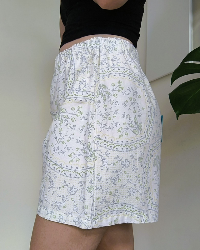 Short upcyclé blanc, bleu, vert - Taille 2
