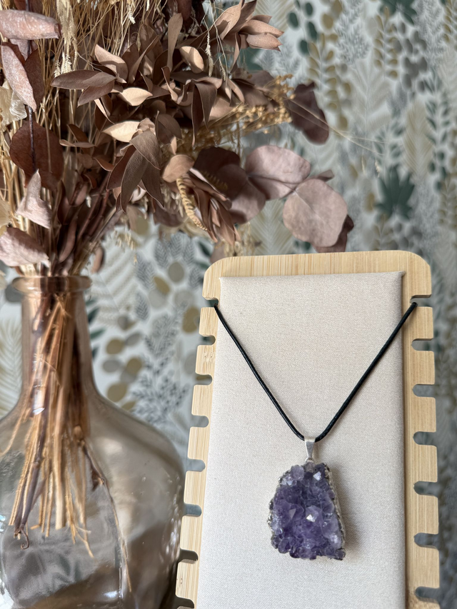 Collier Pendentif en Améthyste brute sur Cordon noir ou Chaine inox