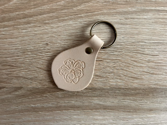Porte-clé en cuir - Coloris « Naturel » - Assemblé à la main en France