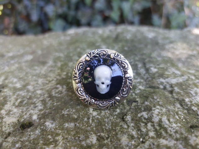 Bague ronde crâne