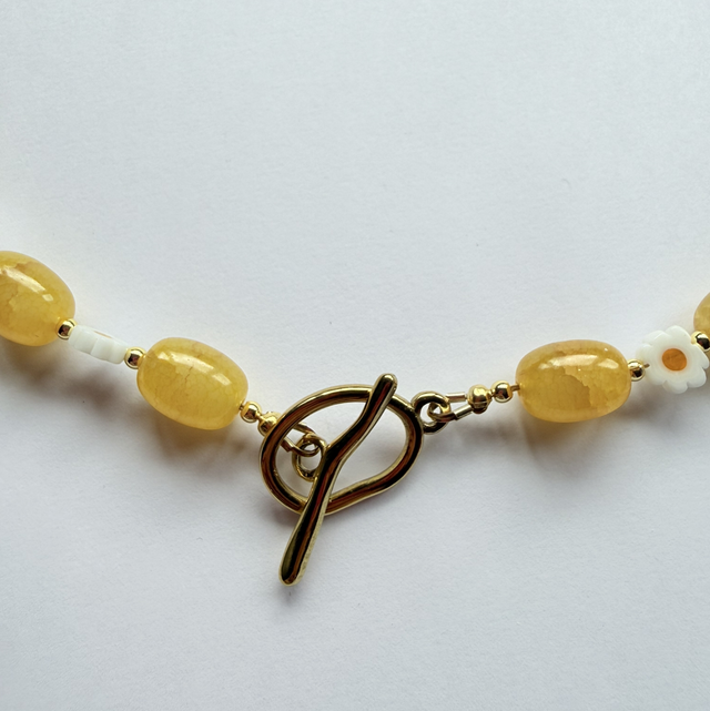 MAISIE - Yellow Glass Daisy Beaded Toggle Necklace