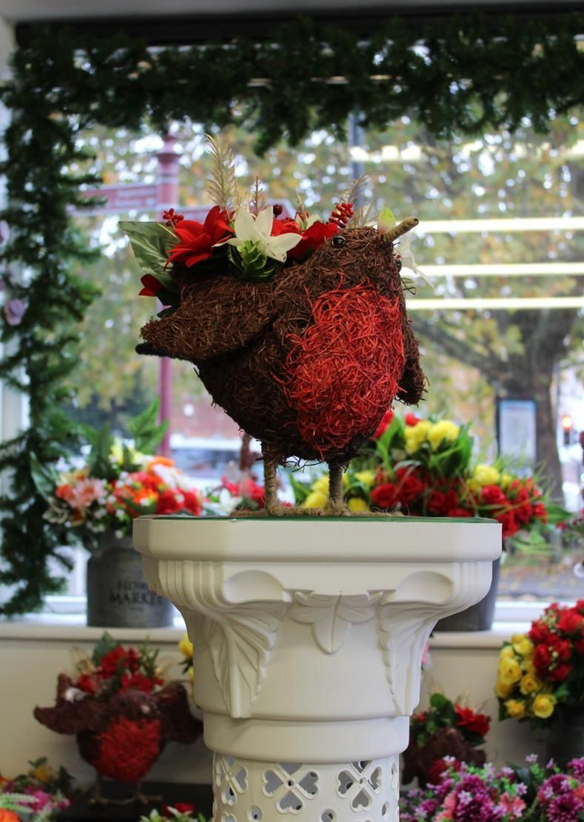 Large & Small Festive Robin Arrangement – Artificial Christmas Flowers