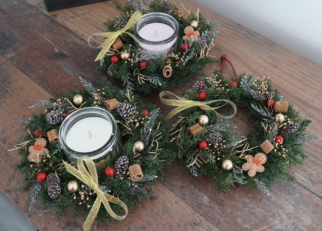 Christmas Wreath Hanging