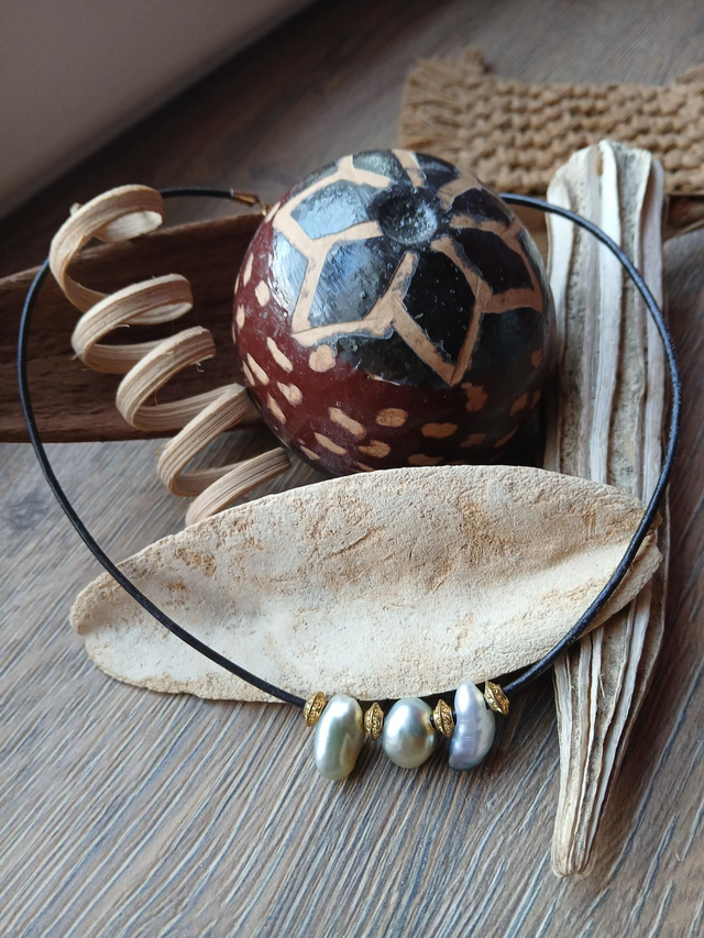 Collier cuir et keshi