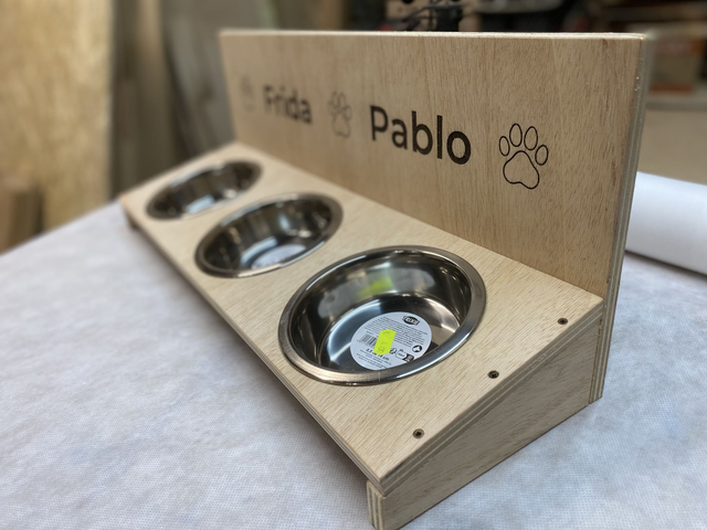 Pet Feeder – Tilted – Beech Plywood