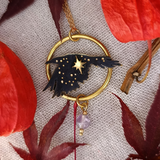 ONIRISMES - Pendentif "Morrigan" (Version 2)