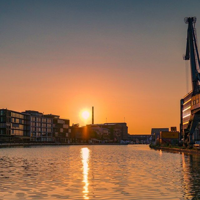 Sonnenuntergang am Stadthafen