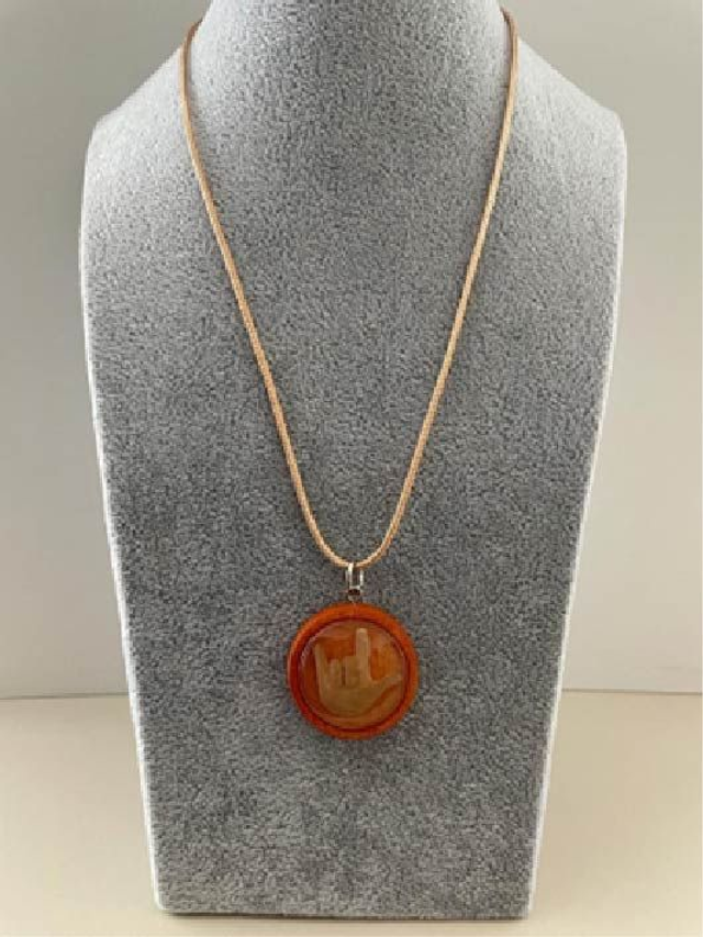 Halskette mit Anhänger „ILY“-Handform, orange Holz